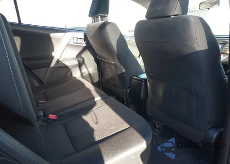 2014 Toyota Rav4 Xle z USA, uszkodzony, nr VIN JTMWFREV3EJ002084